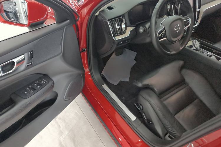 Used Volvo S60 2022 B4 Zhiyuan Luxury Edition Interior 3