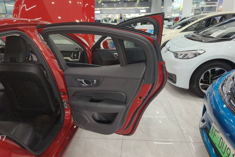 Used Volvo S60 2022 B4 Zhiyuan Luxury Edition Interior 6