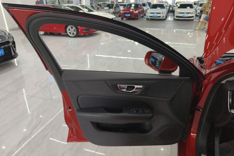 Used Volvo S60 2022 B4 Zhiyuan Luxury Edition Interior 7