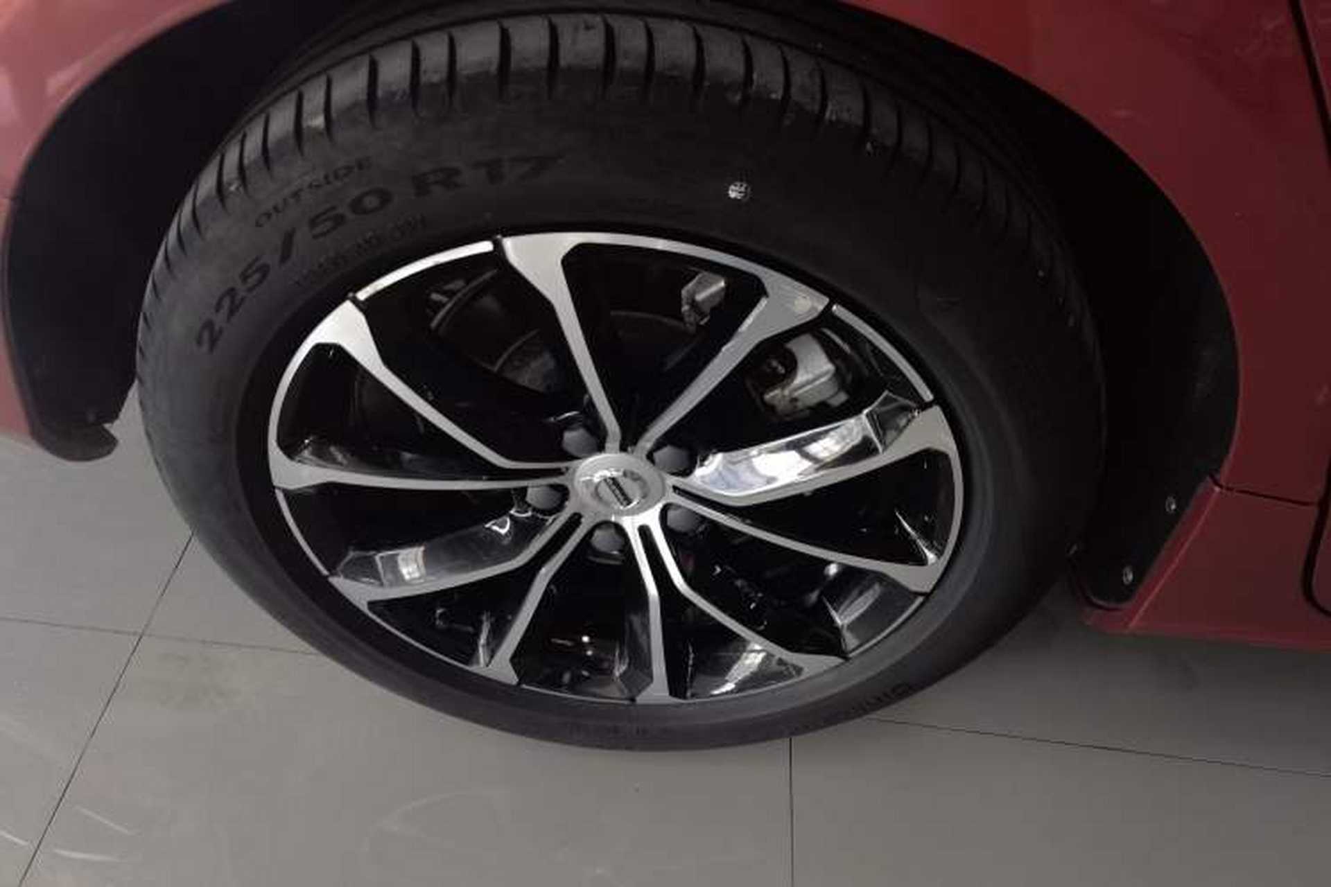 Used Volvo S60 2022 B4 Zhiyi Luxury Edition Right Rear Wheel Hub