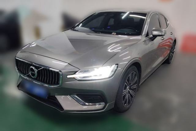 Used Volvo S60 2022 B4 Zhiyuan Luxury Edition