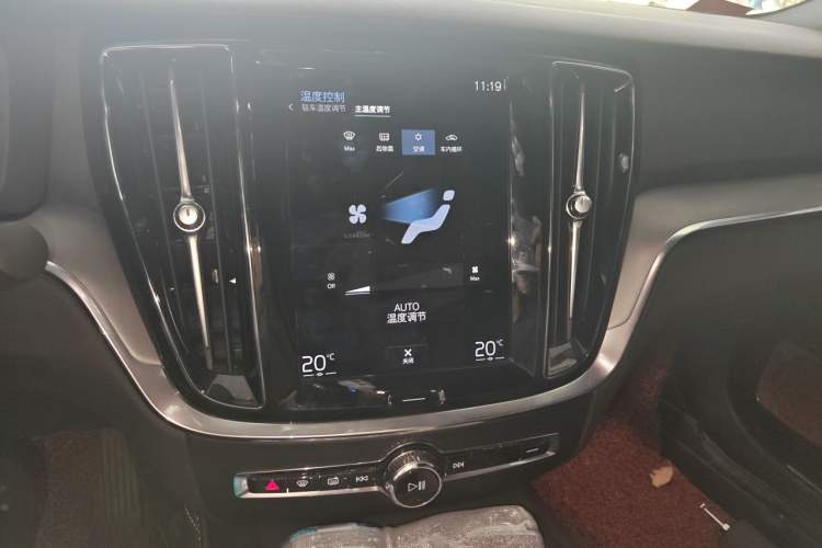 Used Volvo S60 2022 B4 Zhiyi Luxury Edition Audio And AC Panel