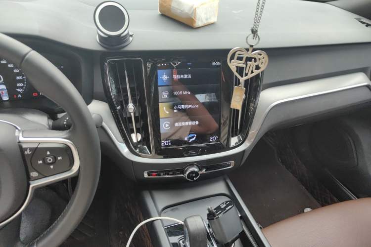 Used Volvo S60 2022 B4 Zhiyi Luxury Edition Audio And AC Panel