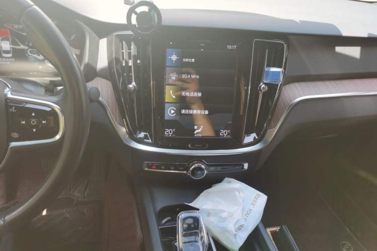Used Volvo S60 2022 B4 Zhiyuan Luxury Edition Audio And AC Panel