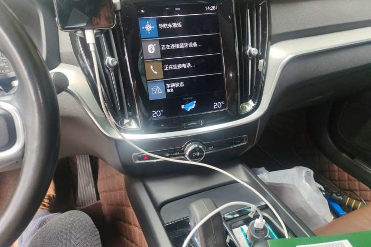 Used Volvo S60 2022 B4 Zhiyuan Luxury Edition Audio And AC Panel
