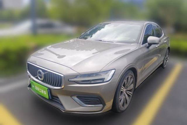 Used Volvo S60 2022 B4 Zhiyuan Luxury Edition