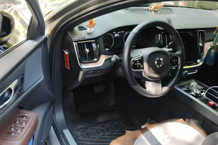 Used Volvo S60 2022 B4 Zhiyuan Luxury Edition Driver Seat