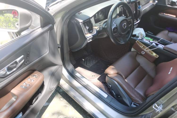 Used Volvo S60 2022 B4 Zhiyuan Luxury Edition Driver Seat