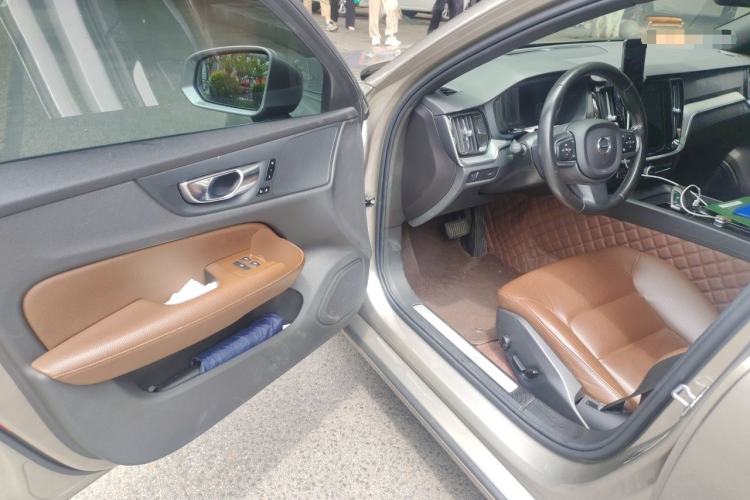 Used Volvo S60 2022 B4 Zhiyuan Luxury Edition Driver Seat