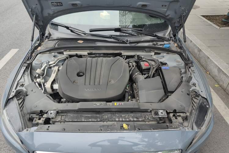 Used Volvo S60 2022 B4 Zhiyi Luxury Edition Engine Bay