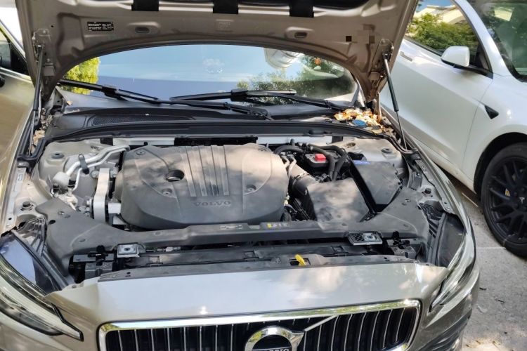 Used Volvo S60 2022 B4 Zhiyuan Luxury Edition Engine Bay