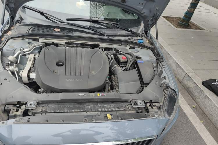 Used Volvo S60 2022 B4 Zhiyi Luxury Edition Engine Bay Left