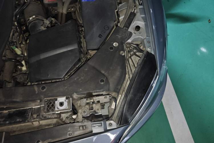 Used Volvo S60 2022 B4 Zhiyuan Luxury Edition Engine Bay Left