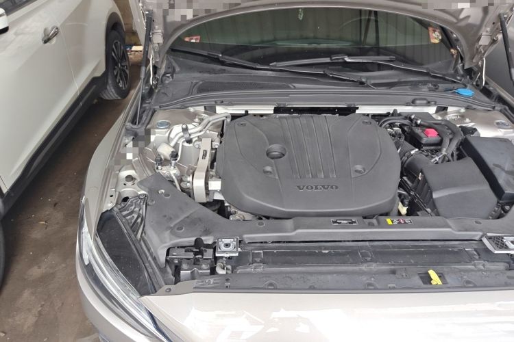 Used Volvo S60 2022 B4 Zhiyi Luxury Edition Engine Bay Right