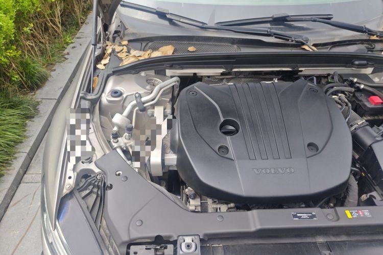 Used Volvo S60 2022 B4 Zhiyuan Luxury Edition Engine Bay Right