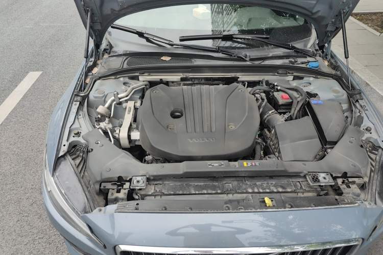 Used Volvo S60 2022 B4 Zhiyi Luxury Edition Engine Bay Right