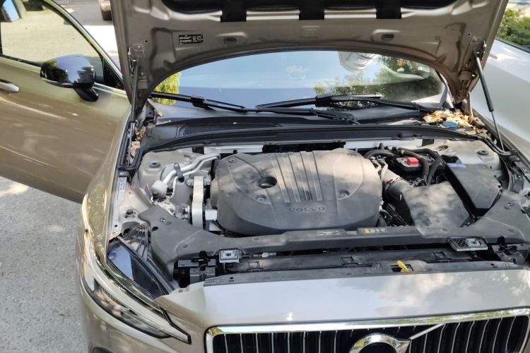 Used Volvo S60 2022 B4 Zhiyuan Luxury Edition Engine Bay Right