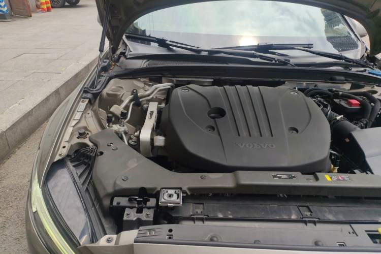 Used Volvo S60 2022 B4 Zhiyuan Luxury Edition Engine Bay Right