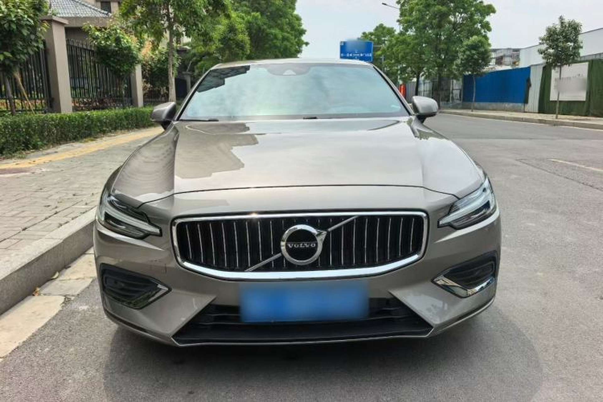 Used Volvo S60 2022 B4 Zhiyuan Luxury Edition Exterior 2