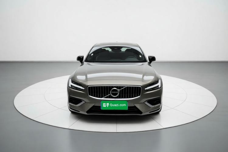Used Volvo S60 2022 B4 Zhiyuan Luxury Edition Front