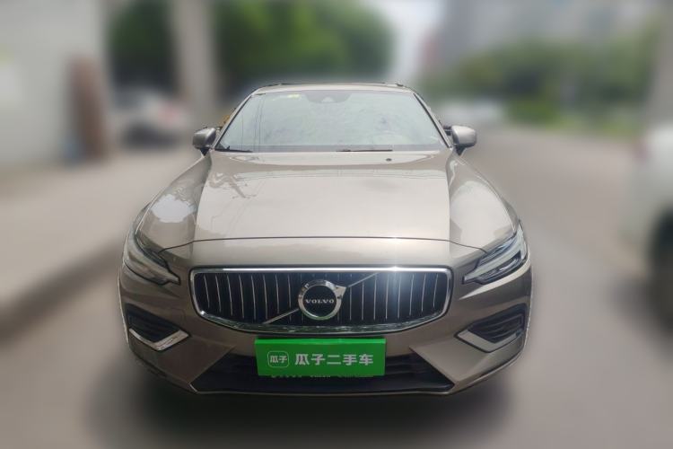 Used Volvo S60 2022 B4 Zhiyuan Luxury Edition Front