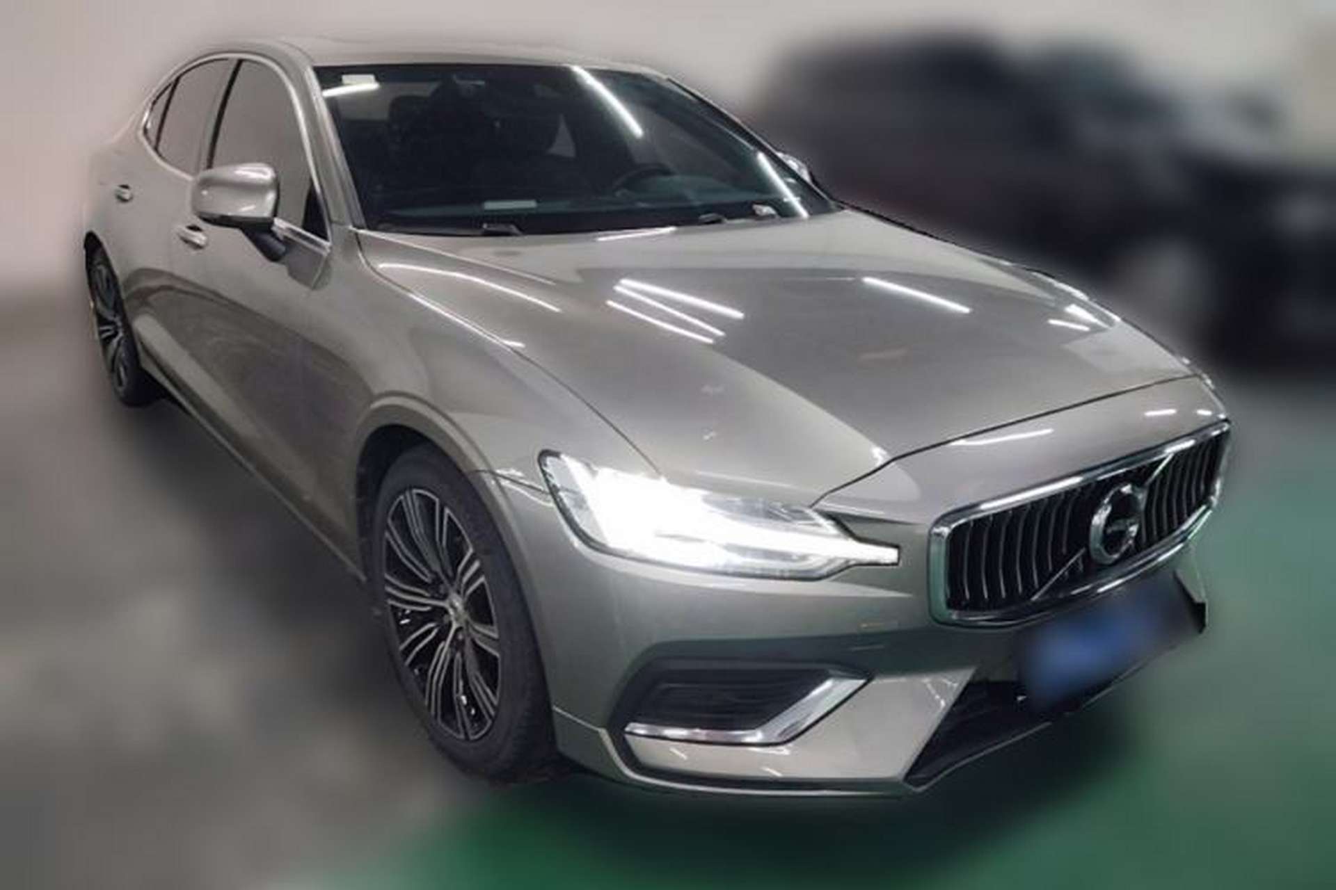 Used Volvo S60 2022 B4 Zhiyuan Luxury Edition Front Right 45 Deg