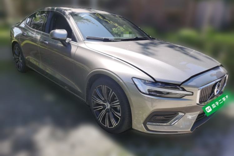 Used Volvo S60 2022 B4 Zhiyuan Luxury Edition Front Right 45 Deg