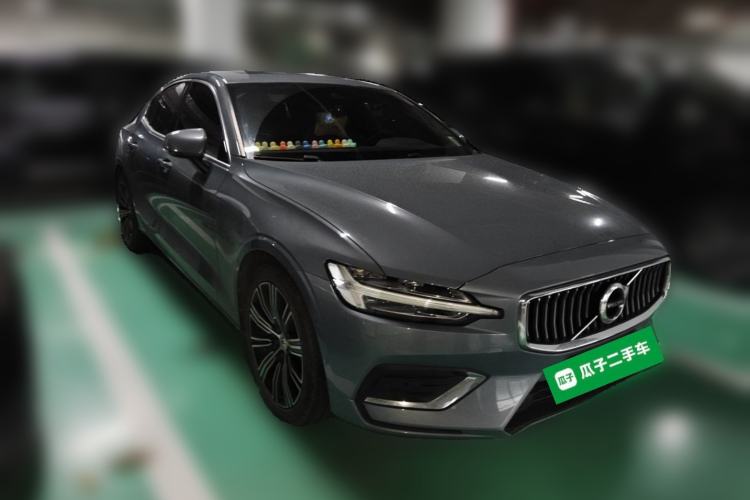 Used Volvo S60 2022 B4 Zhiyuan Luxury Edition Front Right 45 Deg