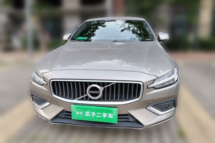 Used Volvo S60 2022 B4 Zhiyuan Luxury Edition Front