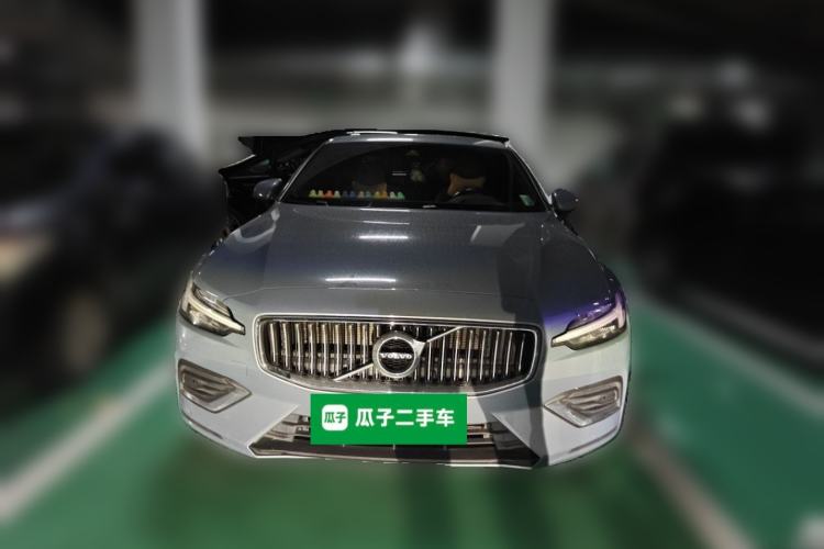 Used Volvo S60 2022 B4 Zhiyuan Luxury Edition Front