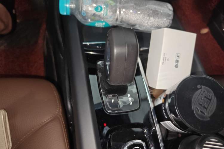 Used Volvo S60 2022 B4 Zhiyi Luxury Edition Gear Lever