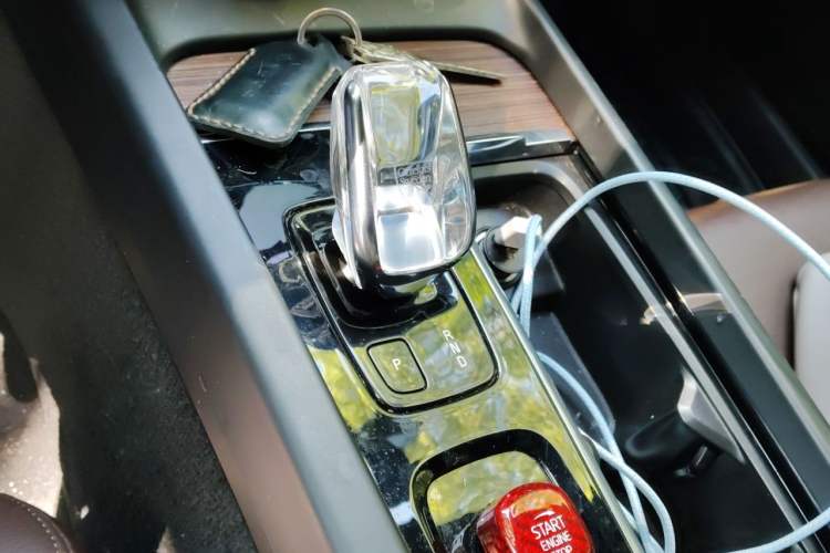 Used Volvo S60 2022 B4 Zhiyuan Luxury Edition Gear Lever