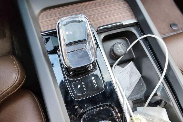 Used Volvo S60 2022 B4 Zhiyuan Luxury Edition Gear Lever