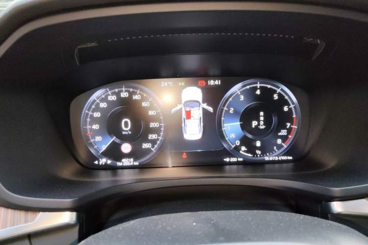 Used Volvo S60 2022 B4 Zhiyuan Luxury Edition Instrument Cluster
