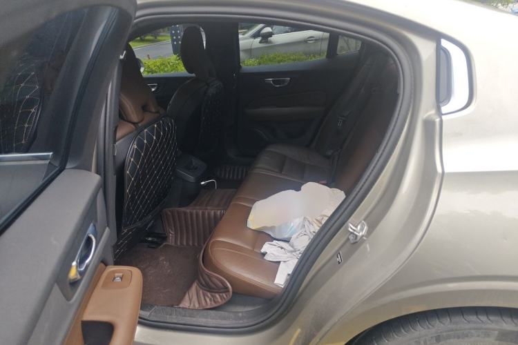 Used Volvo S60 2022 B4 Zhiyuan Luxury Edition Left Rear Seat