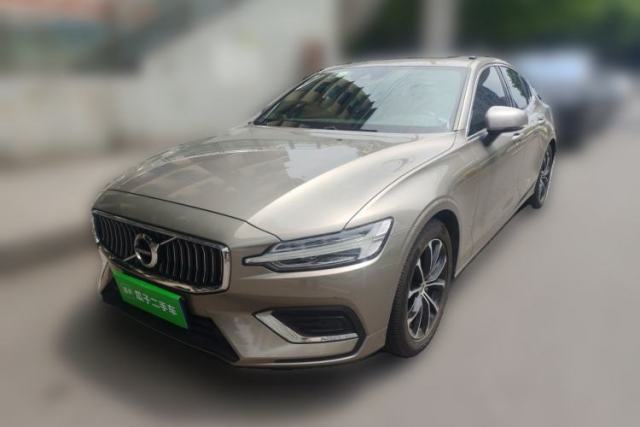 Used Volvo S60 2022 B4 Zhiyuan Luxury Edition