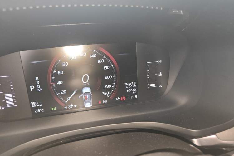 Used Volvo S60 2022 B4 Zhiyi Luxury Edition Odometer Close Up