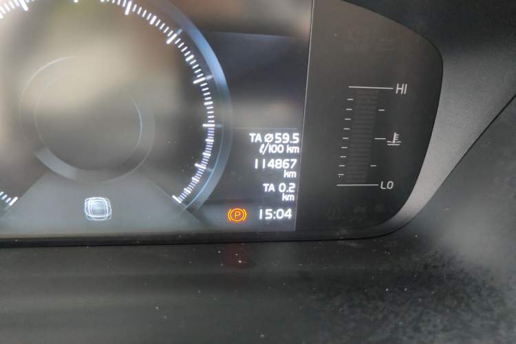 Used Volvo S60 2022 B4 Zhiyi Luxury Edition Odometer Close Up