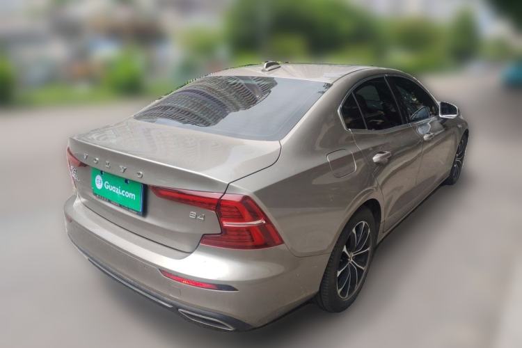 Used Volvo S60 2022 B4 Zhiyuan Luxury Edition Rear Right 45 Deg