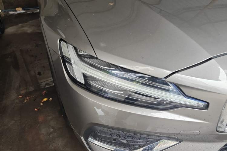 Used Volvo S60 2022 B4 Zhiyi Luxury Edition Right Front Headlight