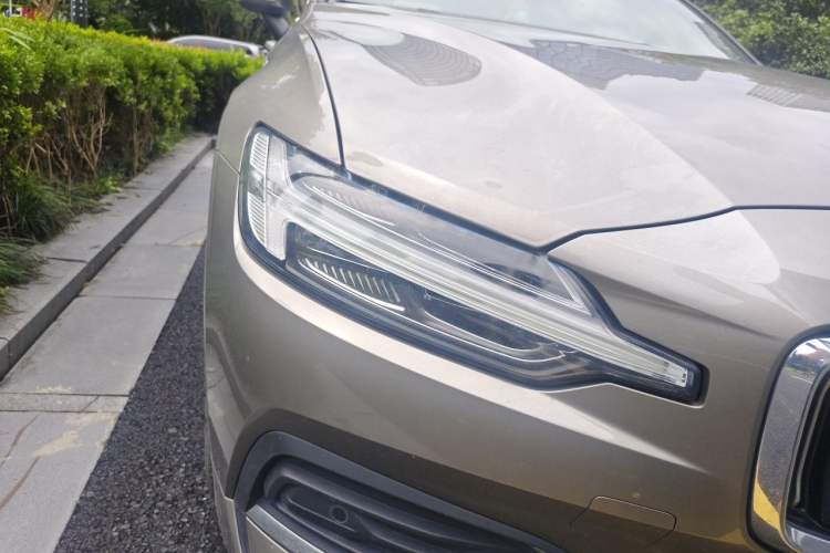 Used Volvo S60 2022 B4 Zhiyuan Luxury Edition Right Front Headlight