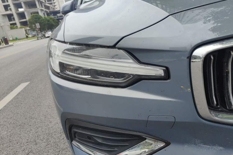 Used Volvo S60 2022 B4 Zhiyi Luxury Edition Right Front Headlight
