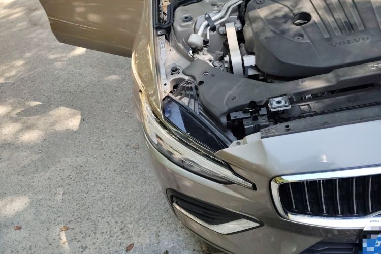 Used Volvo S60 2022 B4 Zhiyuan Luxury Edition Right Front Headlight