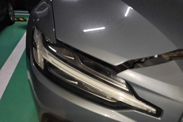 Used Volvo S60 2022 B4 Zhiyuan Luxury Edition Right Front Headlight