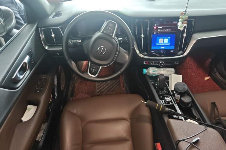 Used Volvo S60 2022 B4 Zhiyi Luxury Edition Steering Wheel