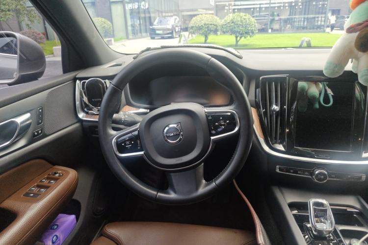 Used Volvo S60 2022 B4 Zhiyuan Luxury Edition Steering Wheel