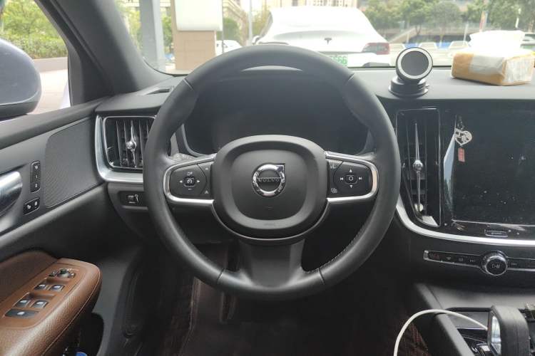 Used Volvo S60 2022 B4 Zhiyi Luxury Edition Steering Wheel