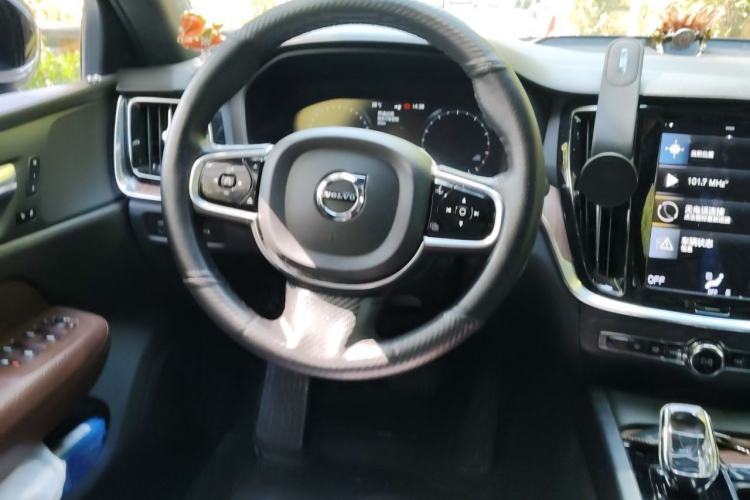 Used Volvo S60 2022 B4 Zhiyuan Luxury Edition Steering Wheel