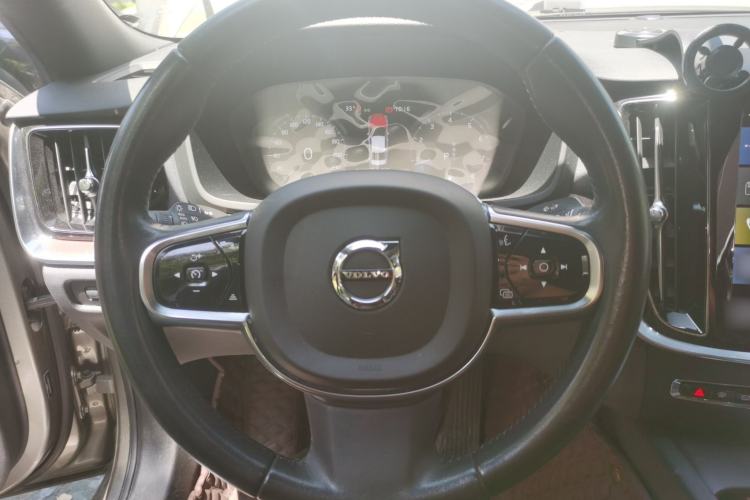 Used Volvo S60 2022 B4 Zhiyuan Luxury Edition Steering Wheel