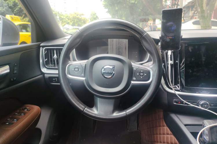 Used Volvo S60 2022 B4 Zhiyuan Luxury Edition Steering Wheel